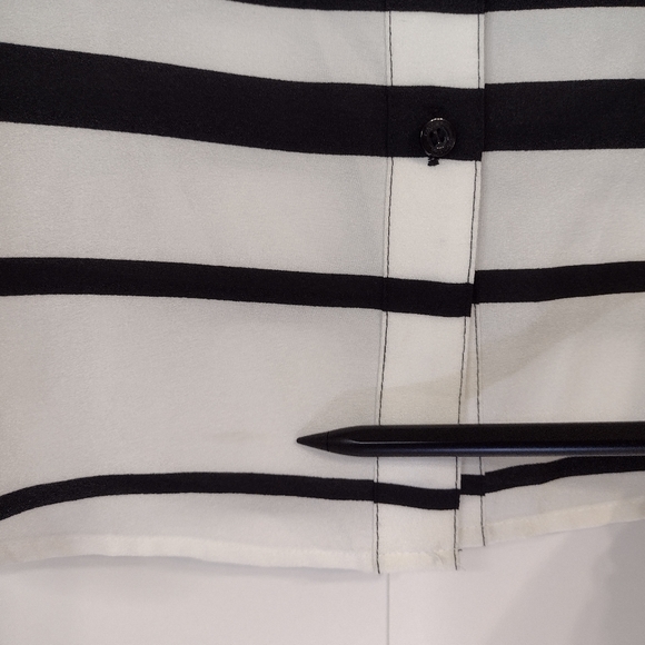 Calvin Klain Women's Striped Button-Up Blouse Size (L) - Picture 2 of 13
